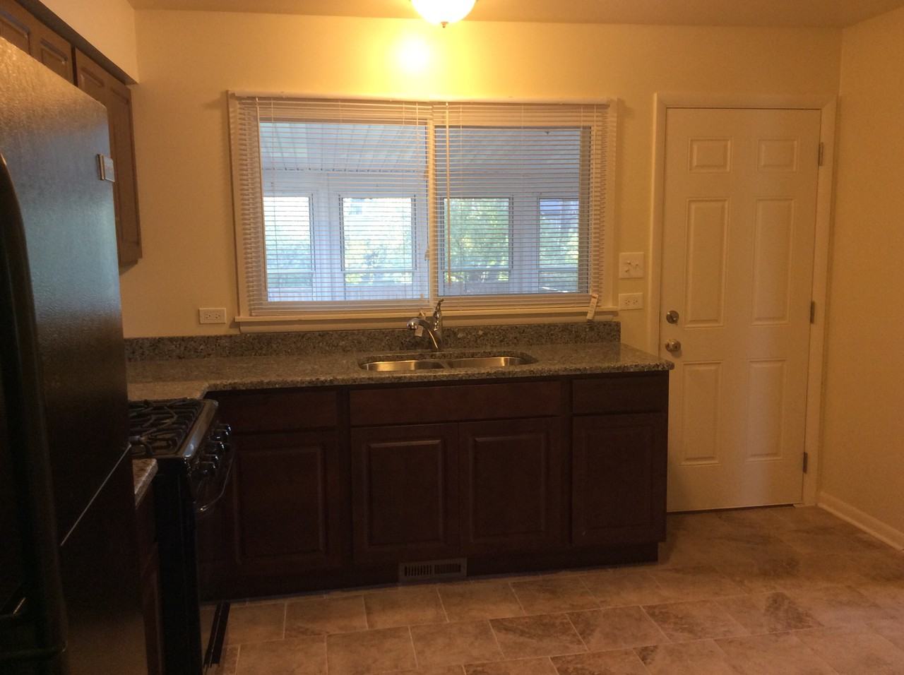 19048 Jonathan Ln - Photo 3 of 15