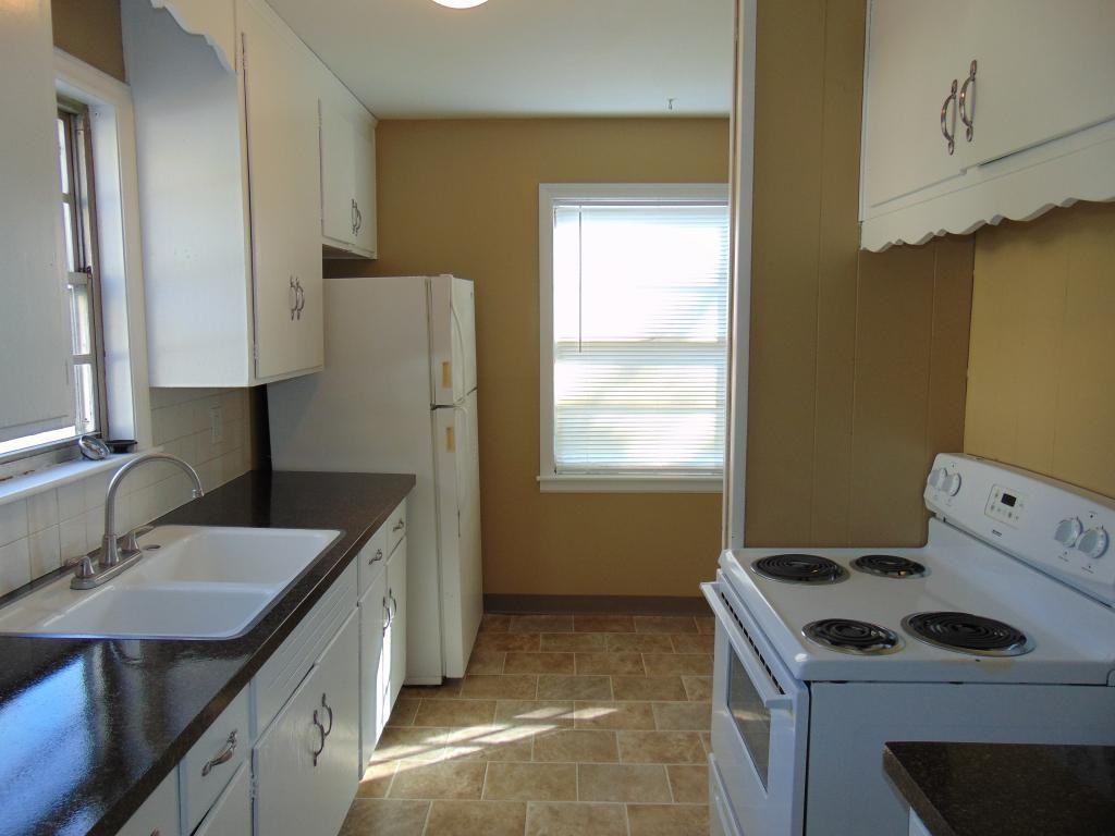 Lakeview Duplexes - Photo 3 of 19
