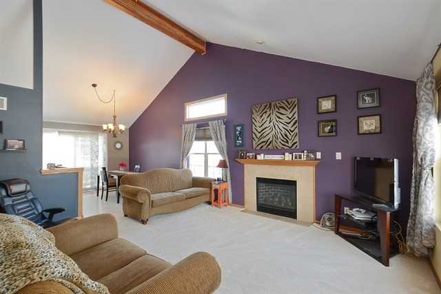 25812 S Hoover Ct - Photo 3 of 11