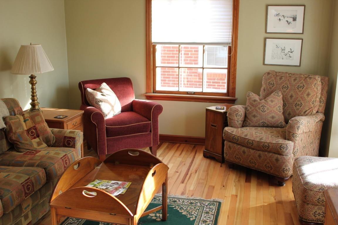 5756 N Argyle Ave - Photo 3 of 20