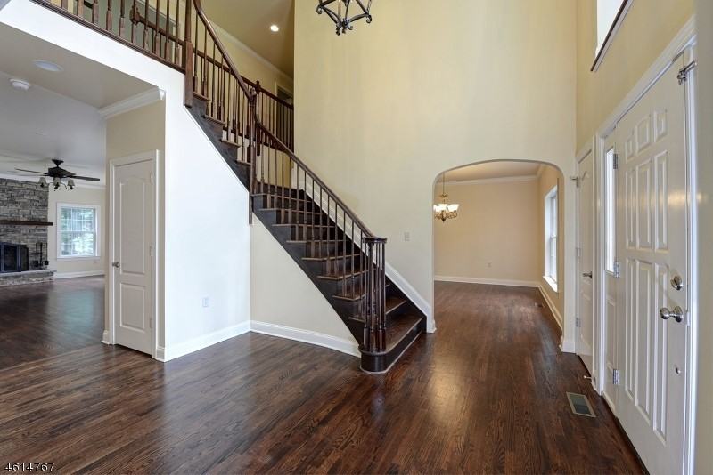 8 Deer Run Dr - Photo 3 of 25