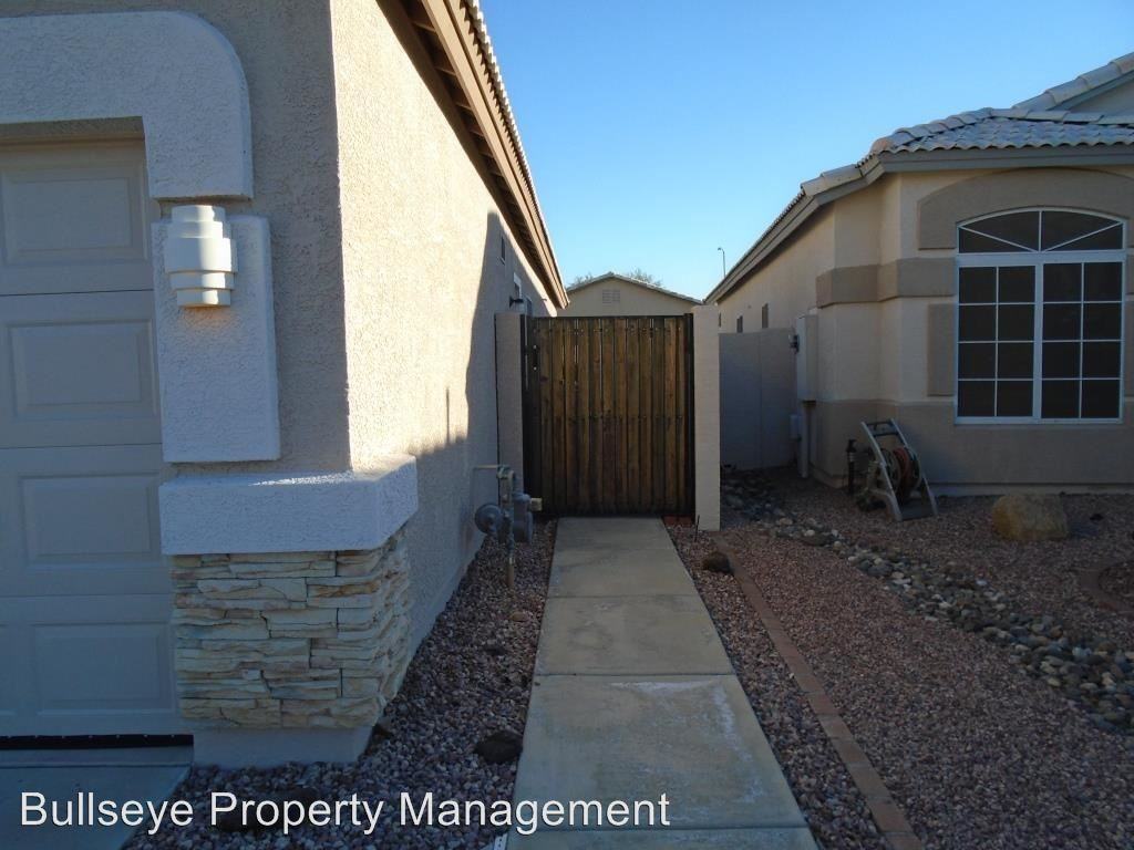 11033 W Oraibi Dr - Photo 3 of 28