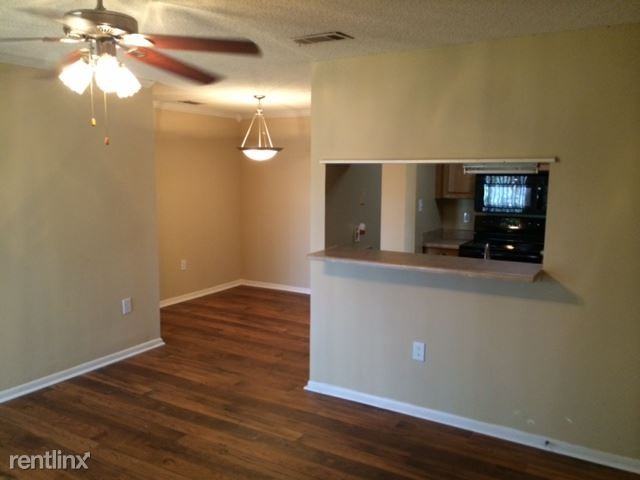 The Palms Apartments - Photo 2 of 11