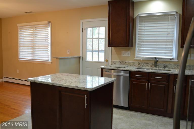 7200 Popkins Farm Rd - Photo 3 of 24