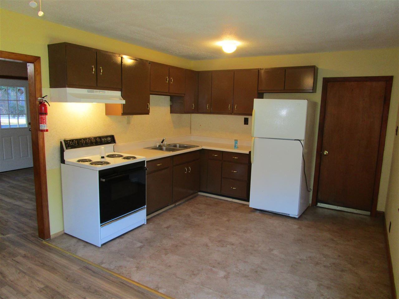 644 Warwick Rd - Photo 2 of 10