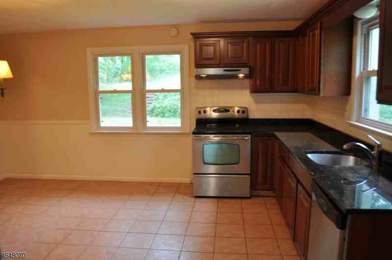 6 Circle Dr - Photo 3 of 24