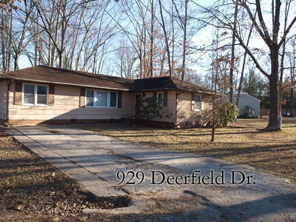 929 Deerfield Dr - Photo 2 of 26