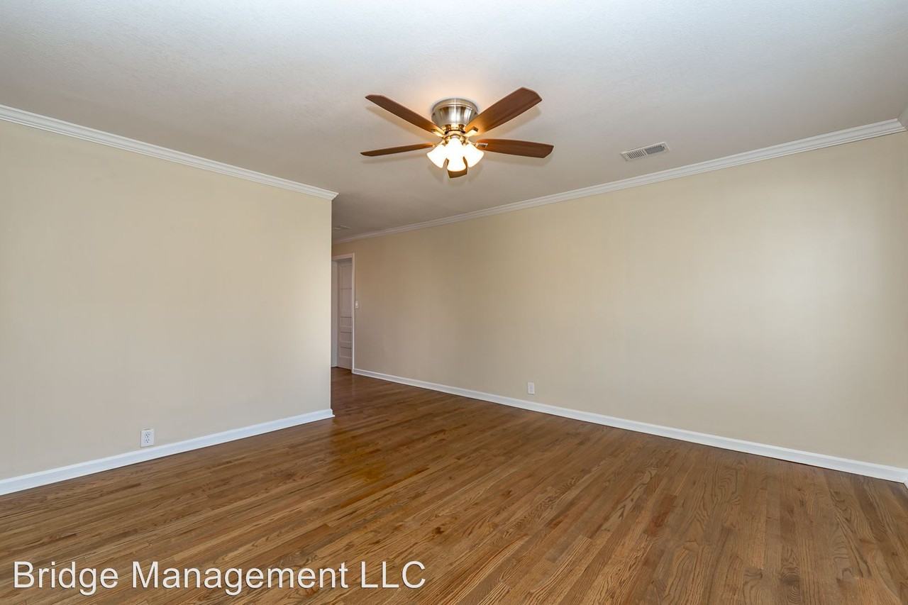 4826 Mission Rd - Photo 3 of 21