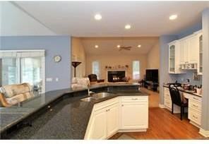 3261 Governors Ln - Photo 3 of 4