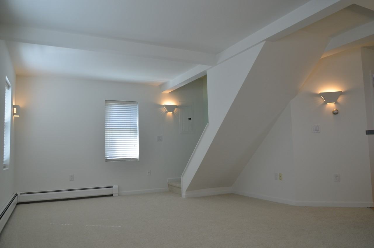 18 Berrian Place #B - Photo 5 of 24