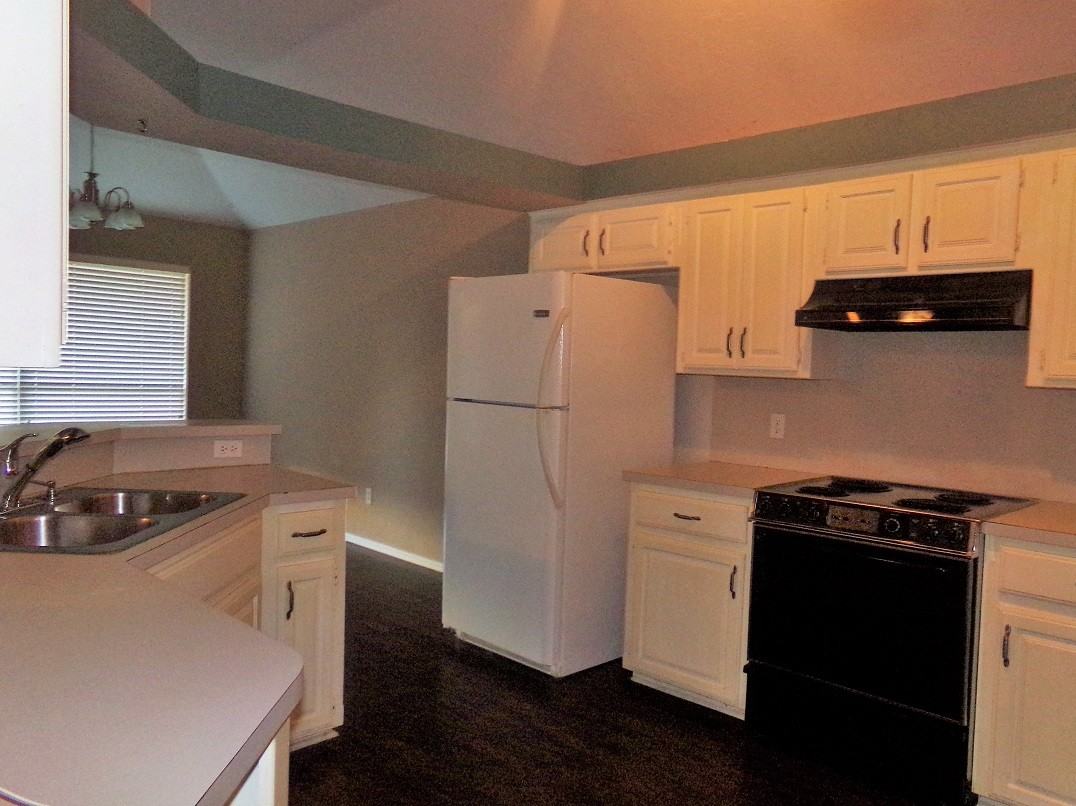 9604 Eagle Hill Dr - Photo 3 of 15