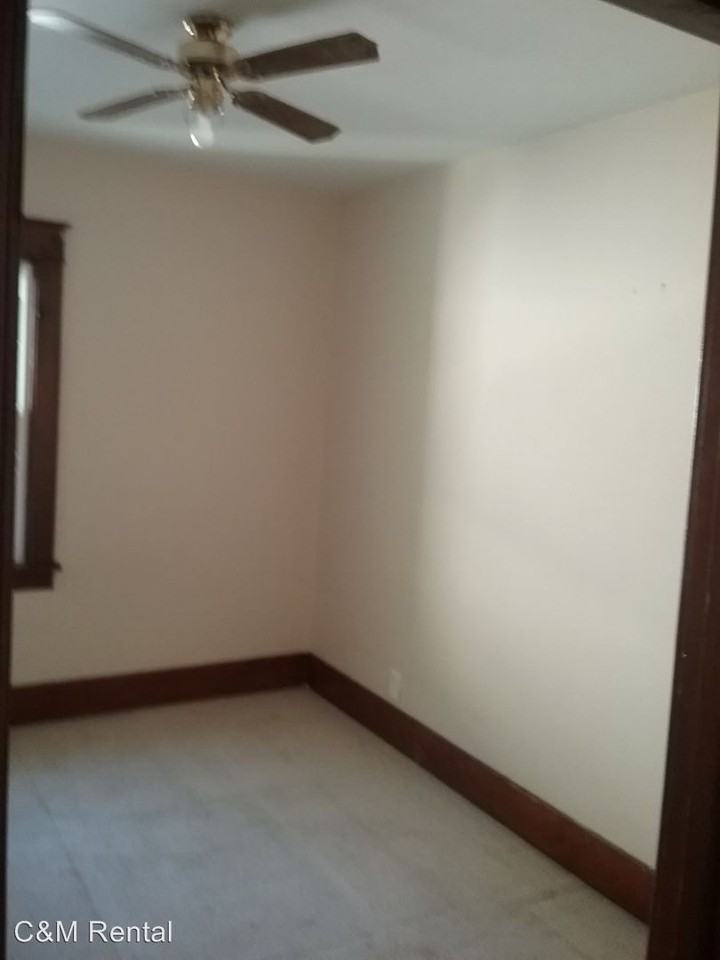 1701 Seneca St - Photo 3 of 6