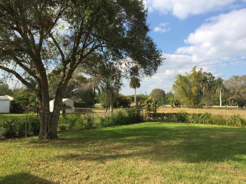 3200 Daniels St - Photo 3 of 24