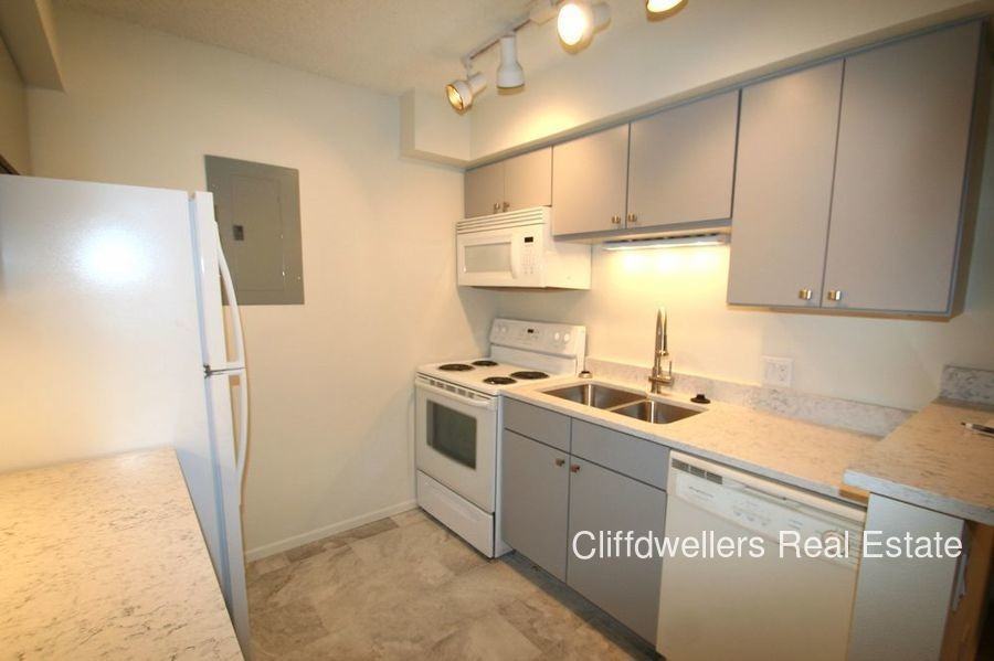 1020 15th St #13k - Photo 2 of 14