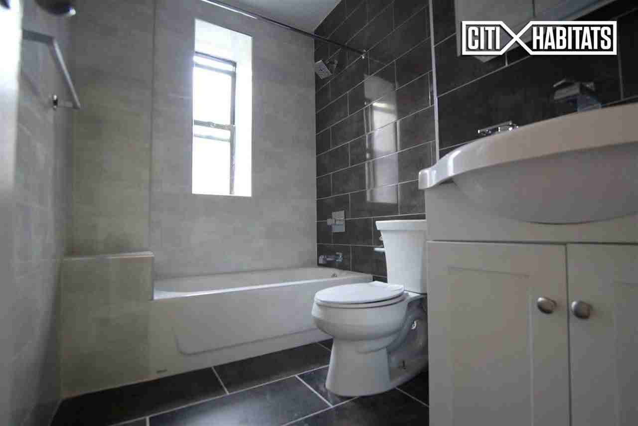 25 Vermilyea Ave #33