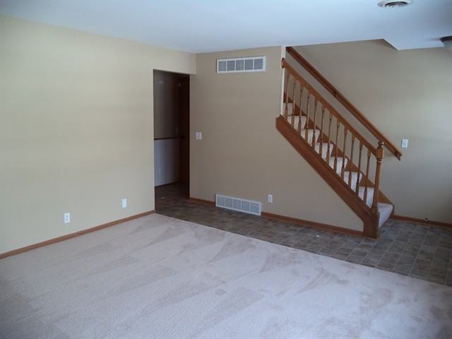 536 Crestwood Ct - Photo 2 of 18