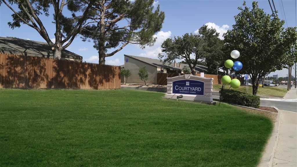 Courtyard - Photo 2 of 9