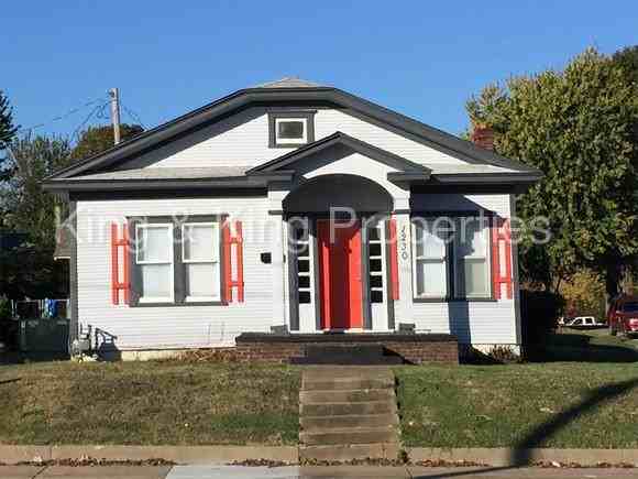 1230 S Lewis Ave - Photo 2 of 29