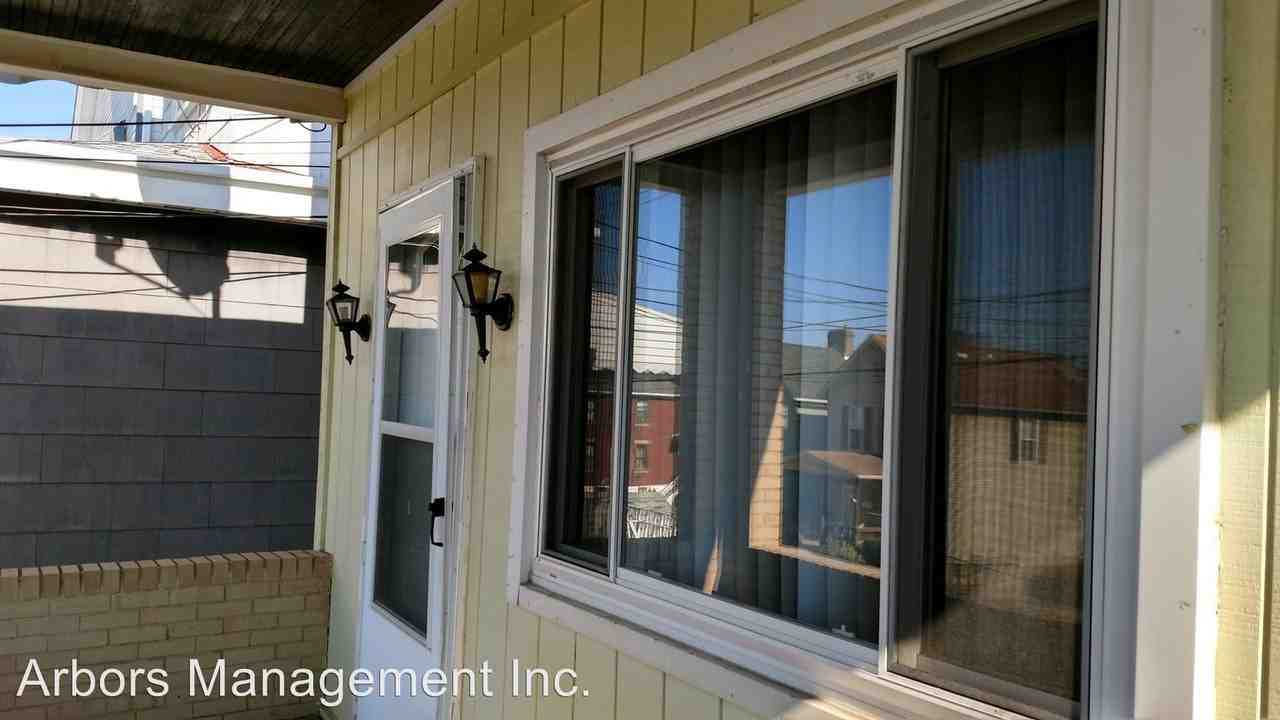 740 10th St - Photo 3 of 22