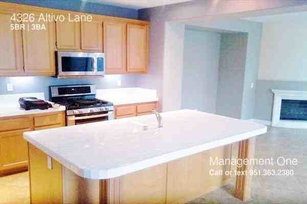 4326 Altivo Ln - Photo 3 of 11