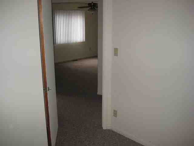 1043 Round Lake Rd - Photo 3 of 10