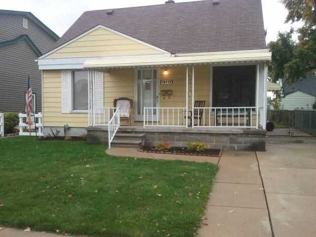 13371 Backus St - Photo 2 of 3