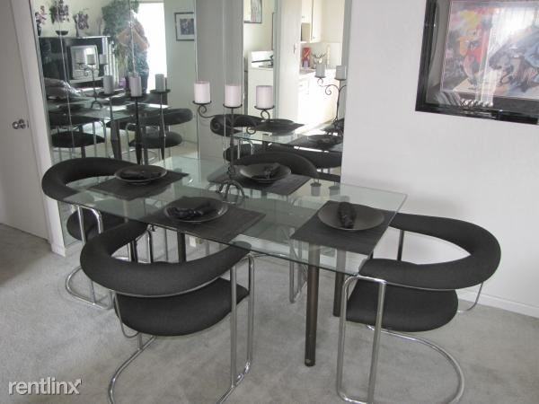 18424 W Chicago St - Photo 3 of 6