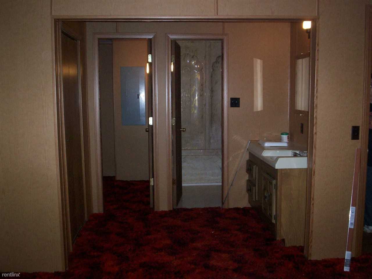 921 Mounts Rd - Photo 2 of 6