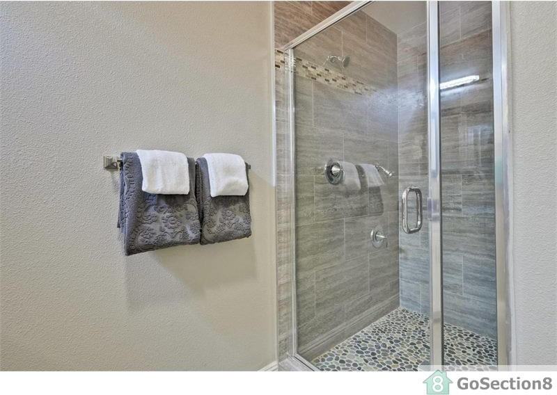 905 Thackeray Ln - Photo 3 of 3