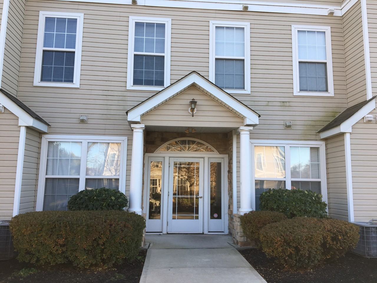 44 Kyle Way - Photo 2 of 10