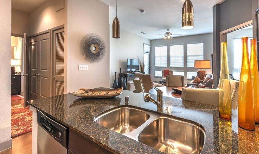 2611 Ross Ave #B4 - Photo 2 of 7