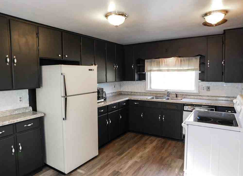 515 E 2nd Ave - Photo 3 of 15