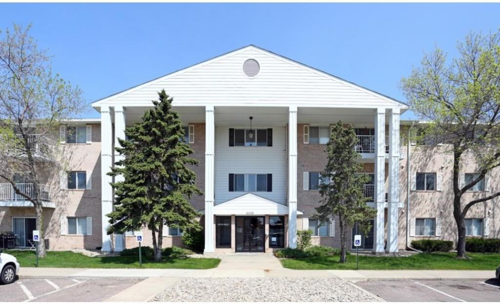 Cambridge Court Apartments - 1225 11th St, West Des Moines, IA 50265 ...