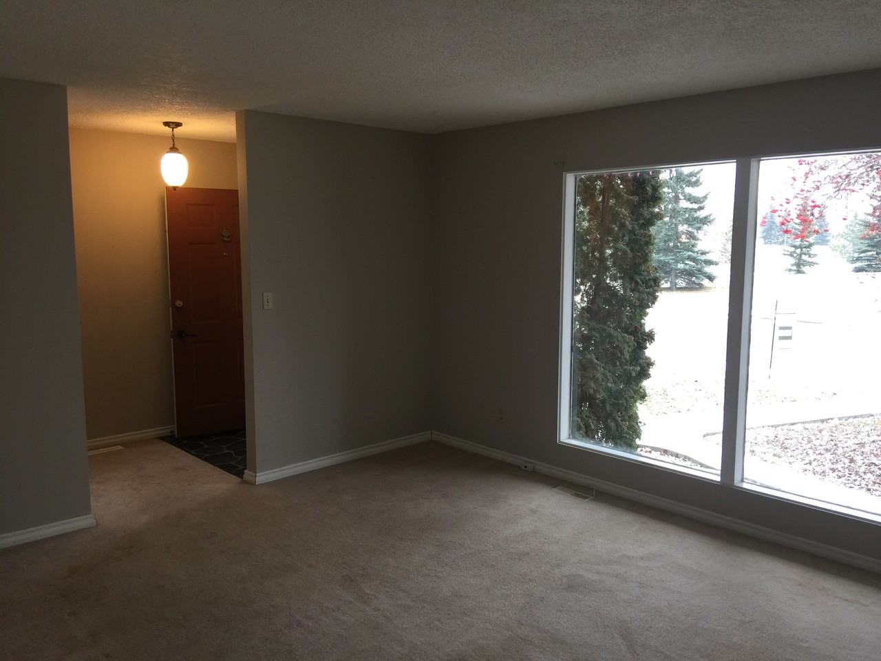 10618 32A Avenue Northwest - Photo 3 of 28