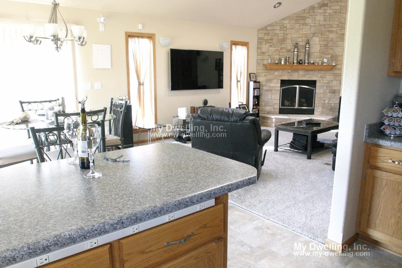 461 Tahoe Ln - Photo 2 of 25