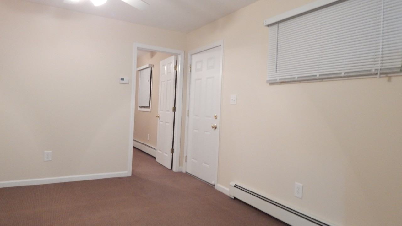 111 Tardy Lane South - Photo 3 of 8