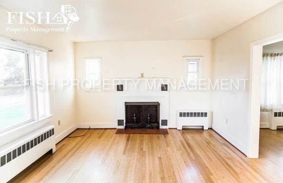 513 Spruce St - Photo 2 of 22