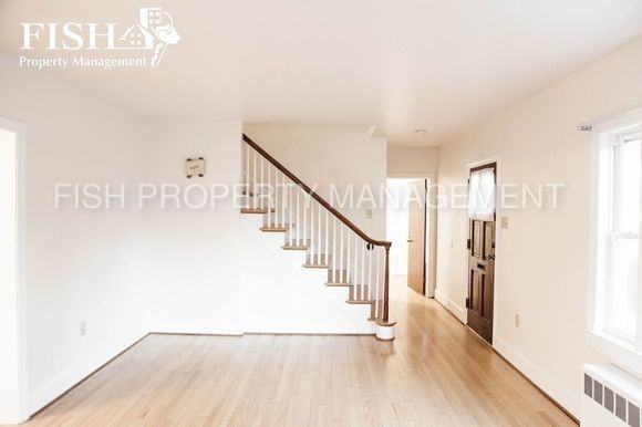 513 Spruce St - Photo 3 of 22