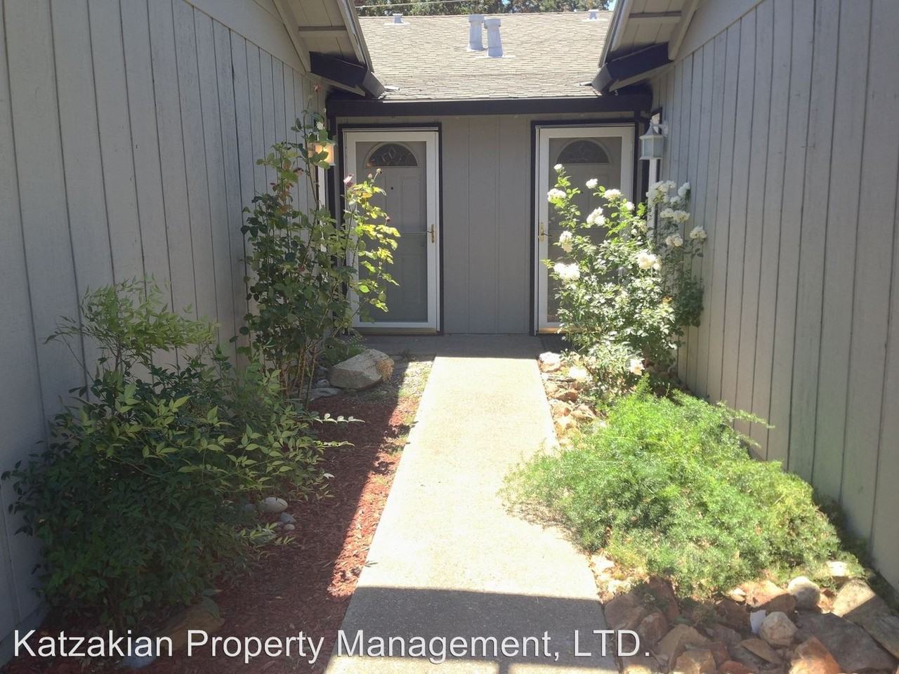 1034-1036 Princess Drive - Photo 3 of 12