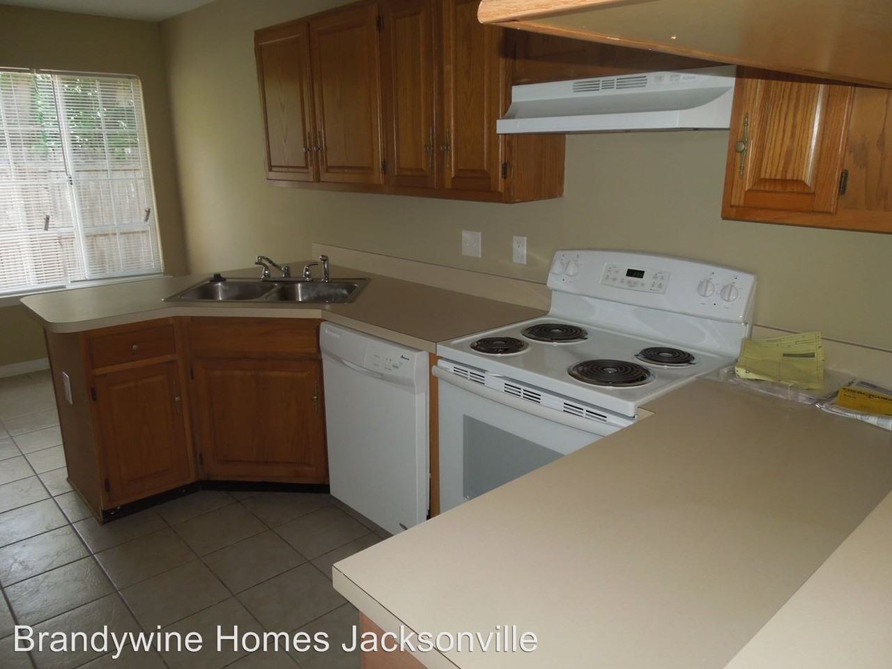 8145 Mactavish Way W - Photo 3 of 11