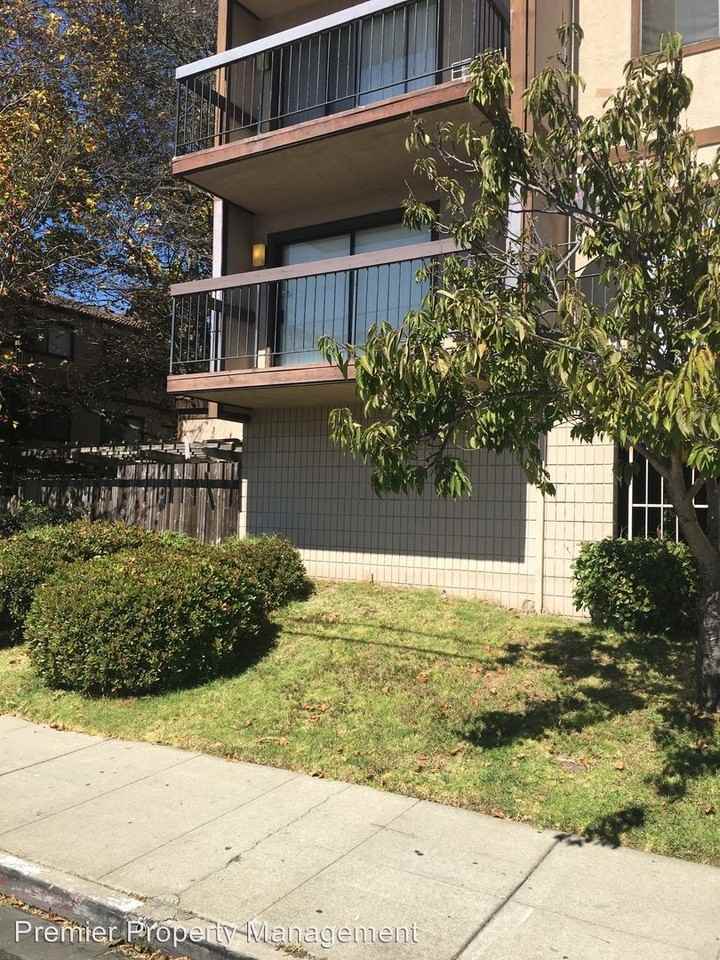 2021 Market Ave #212 - Photo 2 of 12