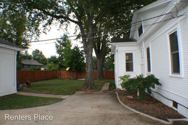 1215 E 20th St - Photo 3 of 25