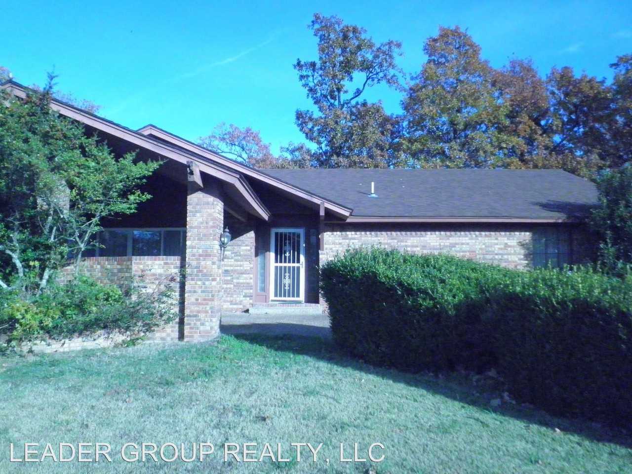 1806 Mockingbird Ln - Photo 2 of 8