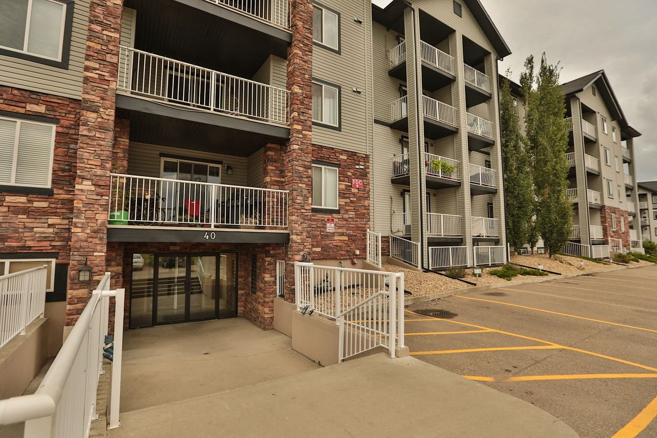 40 Summerwood Boulevard - Photo 2 of 20