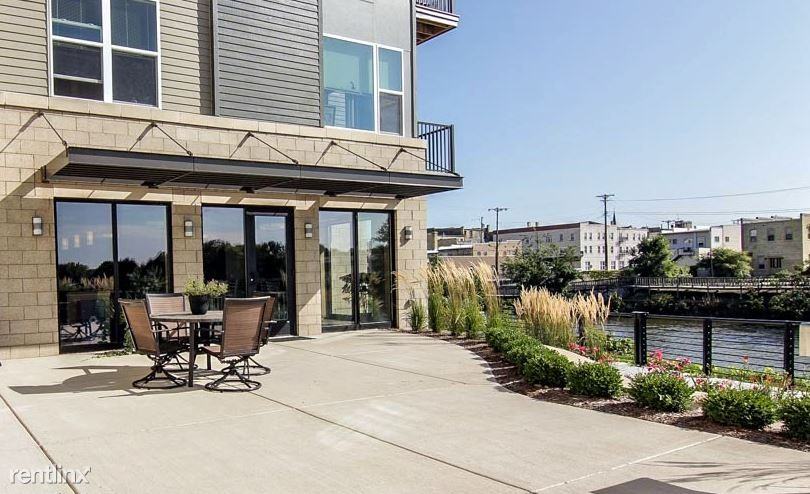 The Globe Apartments - Photo 2 of 10