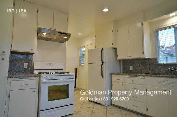 716 Jefferson St - Photo 2 of 13