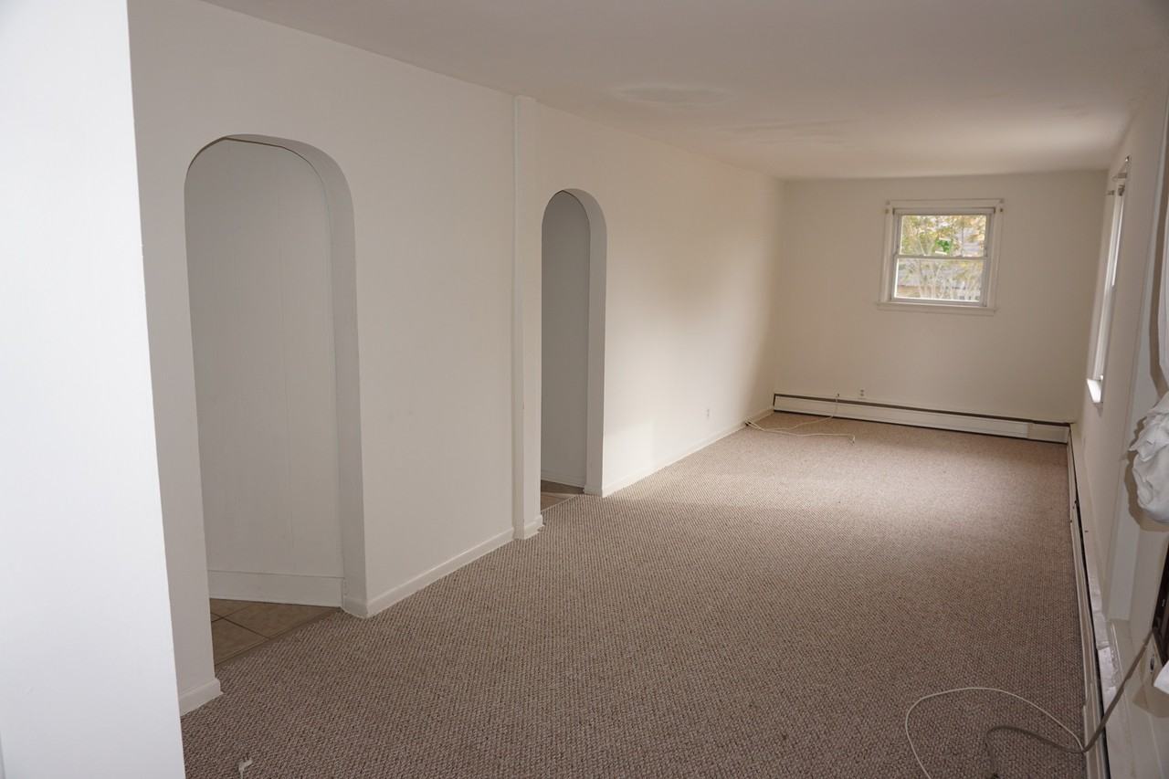 305 Monument Ave - Photo 2 of 15