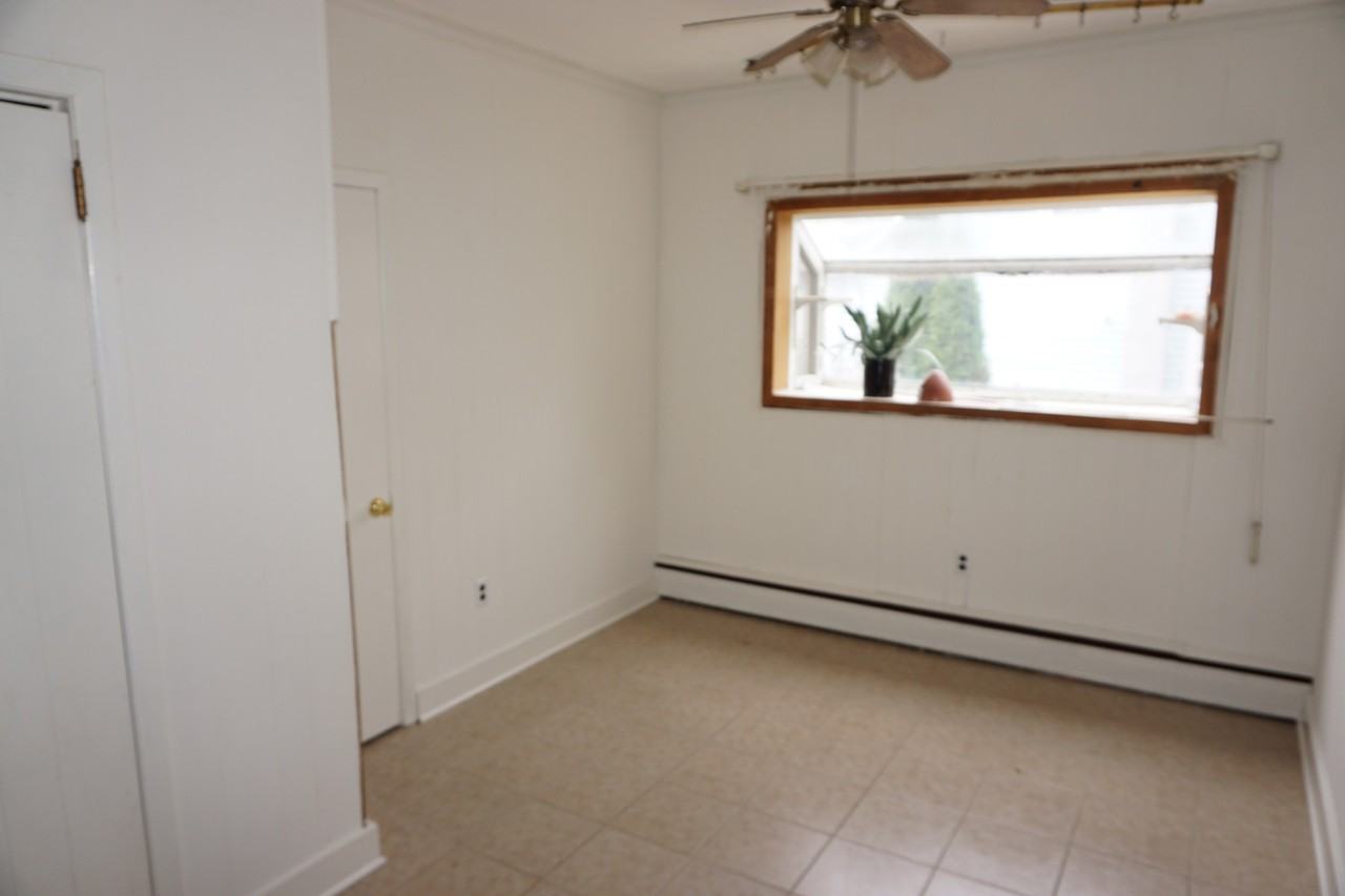 305 Monument Ave - Photo 3 of 15