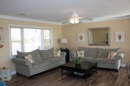 7 Seatuck Ln - Photo 3 of 8