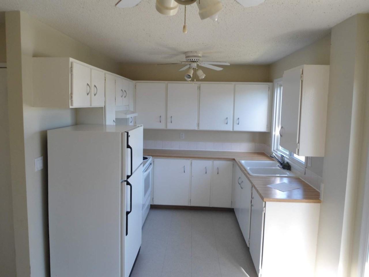 6453 180 St NW - Photo 2 of 22